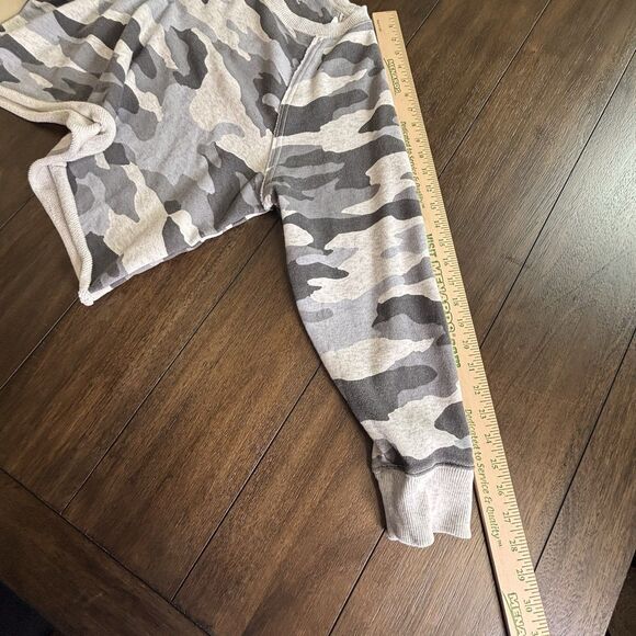 AERIE Gray Camo Cropped Crewneck Raw Hem Sweatshirt Size Medium - Picture 5 of 8